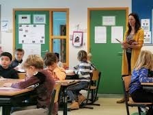 Er zijn meerdere basisscholen te vinden, ook in nabij gelegen wijken:   Basisschool De BoschAkker    Jozef...