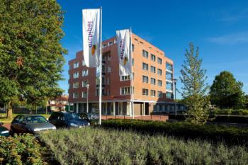 Archipel Fleuriade biedt intensieve verpleeghuiszorg in een warme, sfeervolle woonomgeving.    Bewoners wonen hier in groepen samen, waarbij 24 uur...